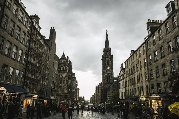 Return Flights London/Belfast/Bristol/Birmingham to Edinburgh (September) Ryanair/easyJet