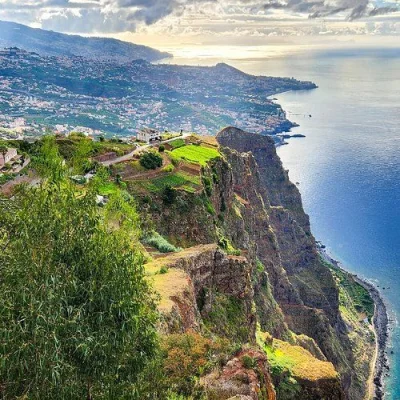 Ryanair Return Flights Edinburgh to Madeira Funchal (19-26 August) Hand Luggage 40x20x30cm Only