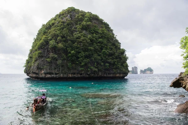 Return Flights London Gatwick (LGW) to Phuket (HKT), Thailand (December Dates) Checked Bag & Hand Luggage Incl.